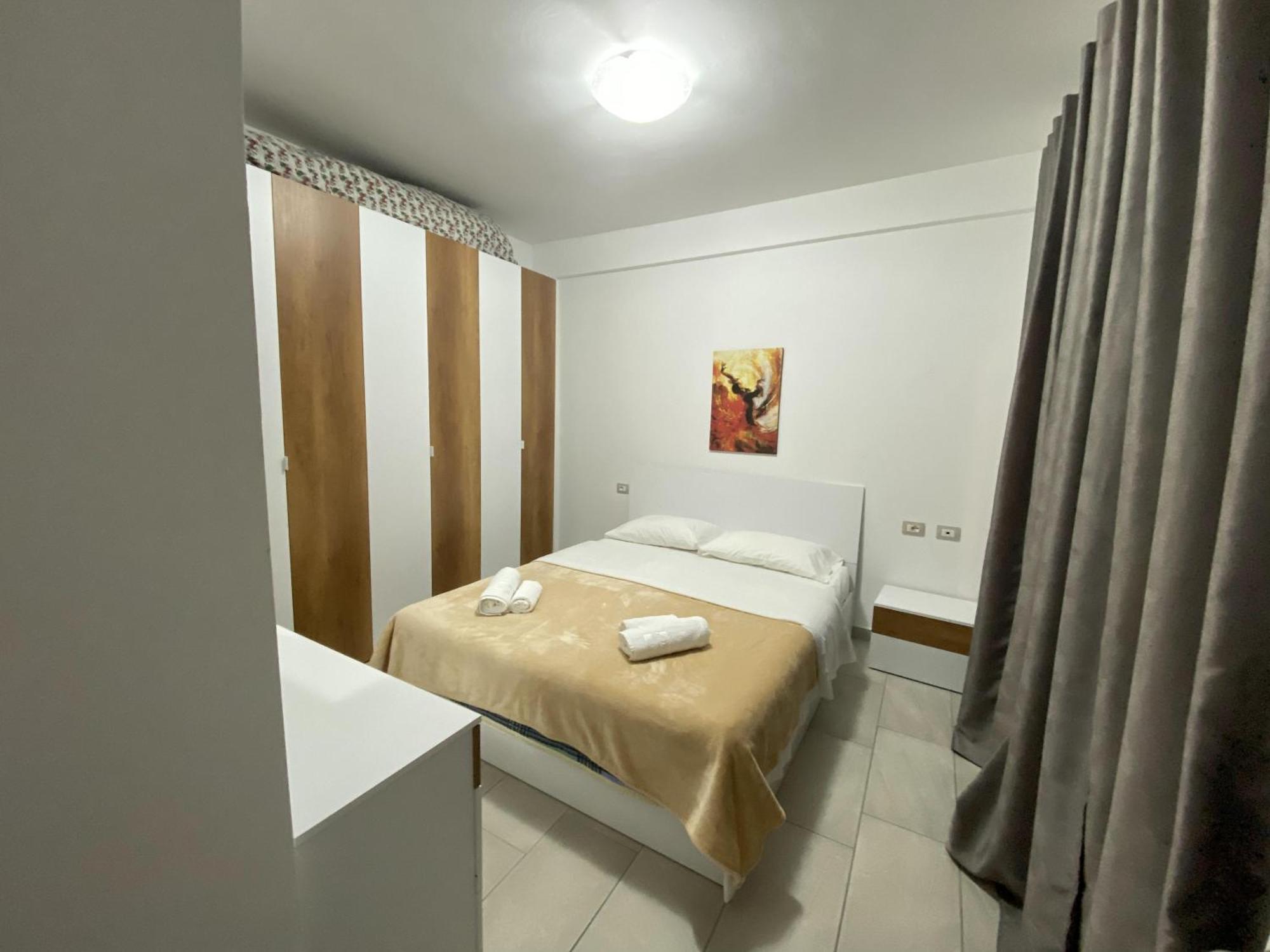 Aquamarine Apartments 1, Vlorë Esterno foto