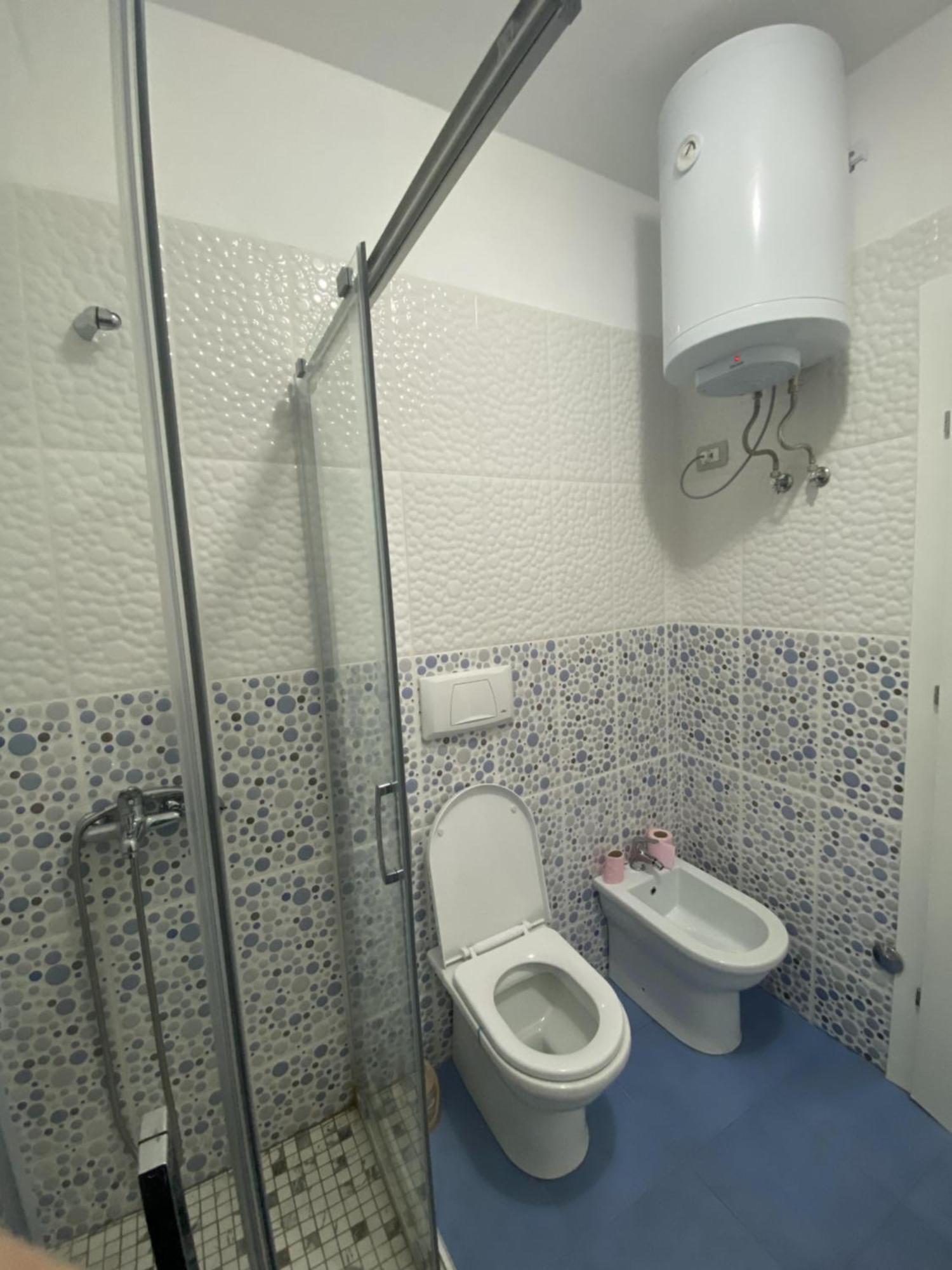Aquamarine Apartments 1, Vlorë Esterno foto