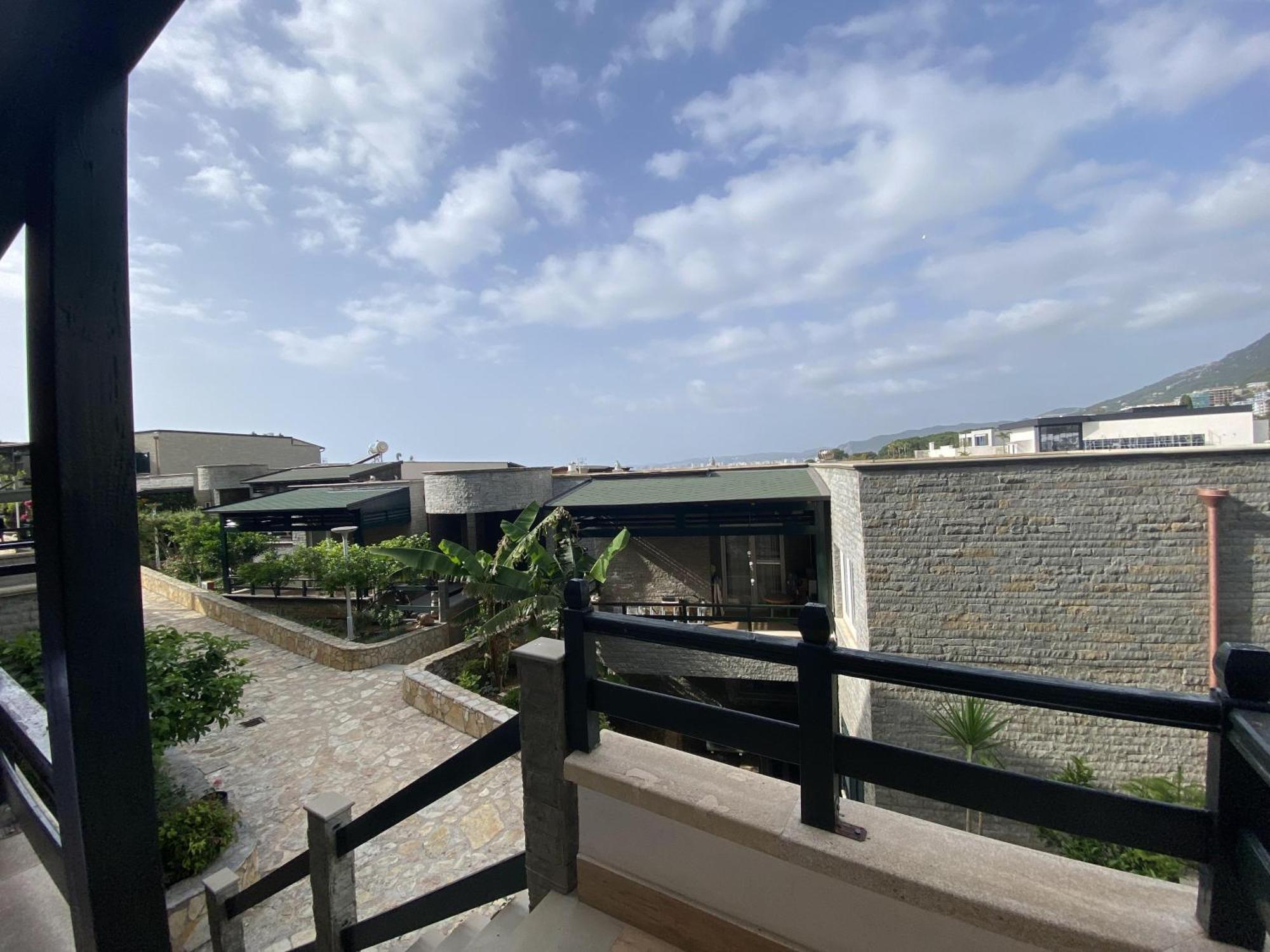 Aquamarine Apartments 1, Vlorë Esterno foto
