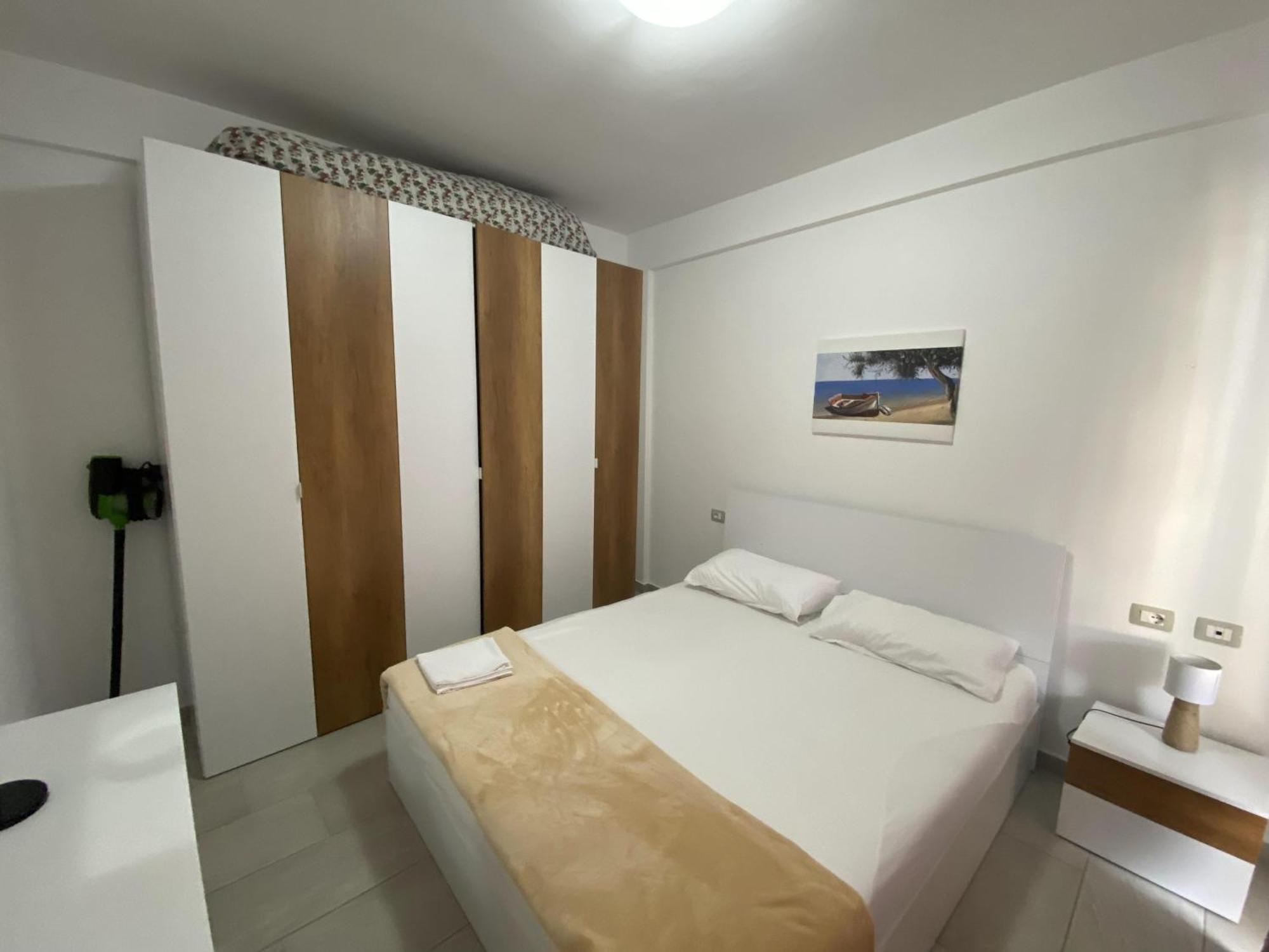 Aquamarine Apartments 1, Vlorë Esterno foto